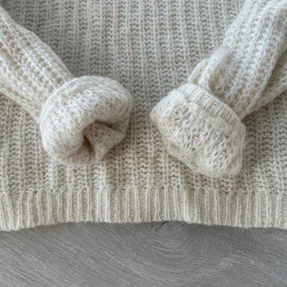 Aritzia Wilfred Giselle Butter Yellow Saba Mohair Alpaca Blend Sweater - Picture 14 of 15